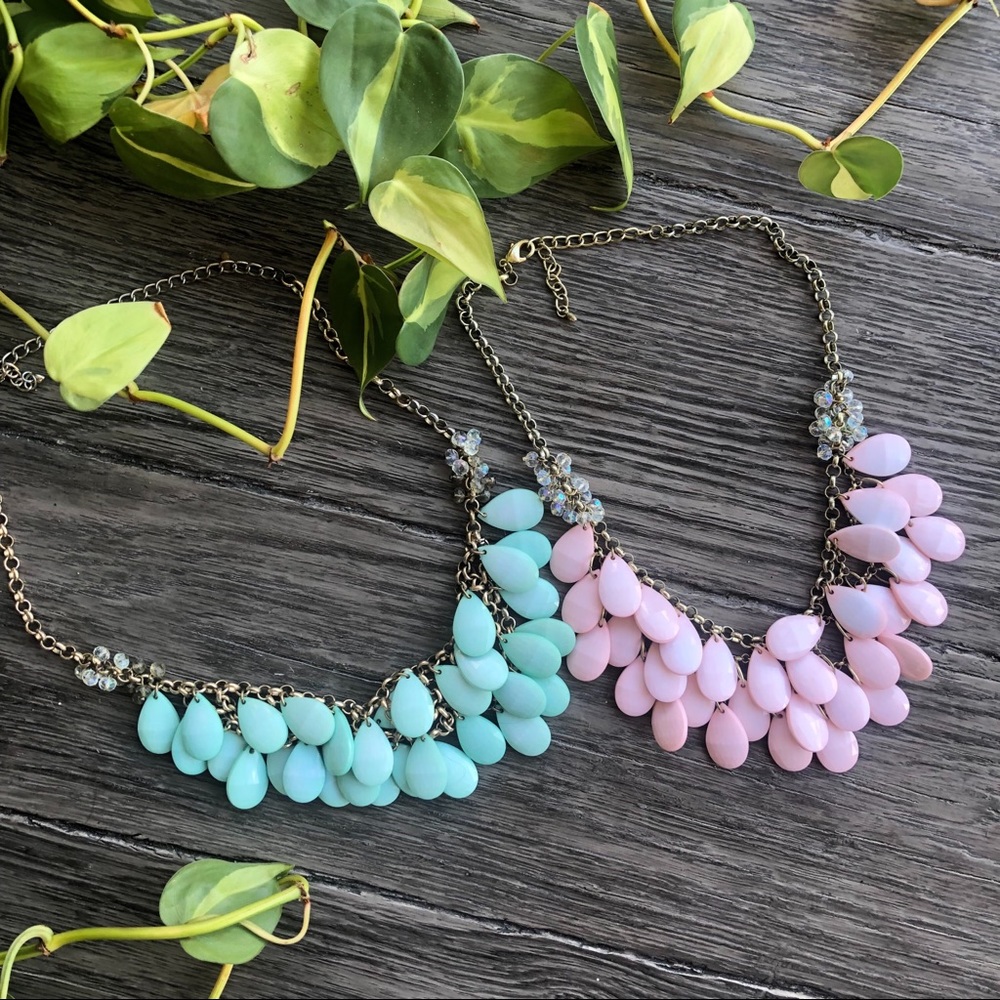 Francesca’s Necklaces Bundle: Green and Pink